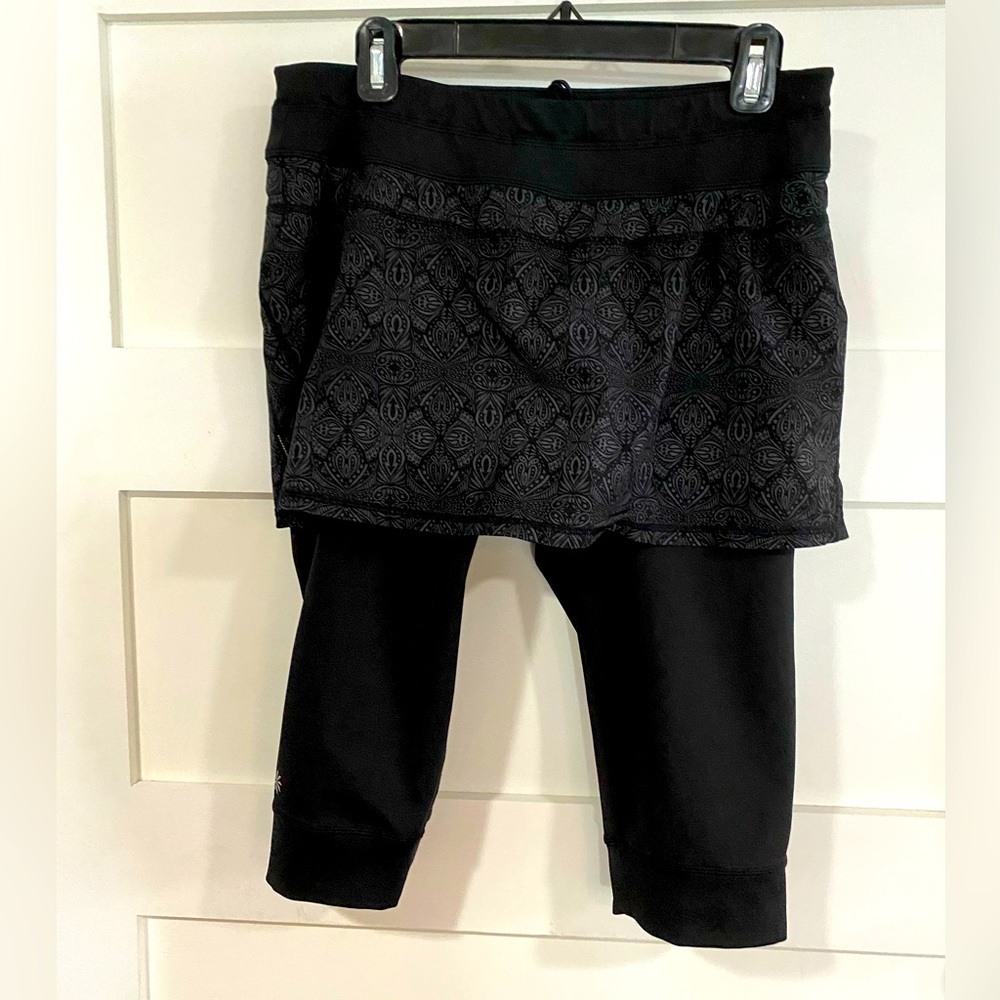 Athleta Running Capri with Skirt Size L
